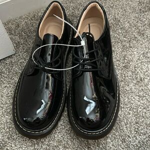 Black pleather lace up loafer